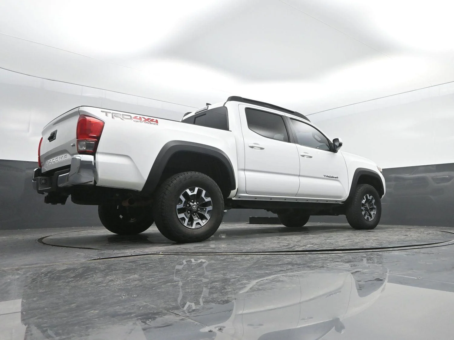 Used 2017 Super White Toyota TRD Off-Road image 31