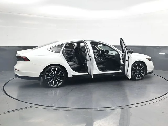 Used 2025  Honda Touring image 40