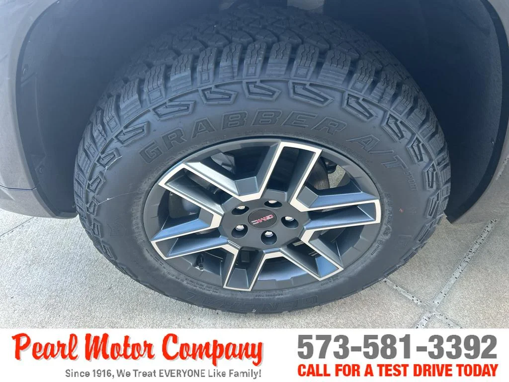 2026 GMC Terrain AT4 - Photo 8