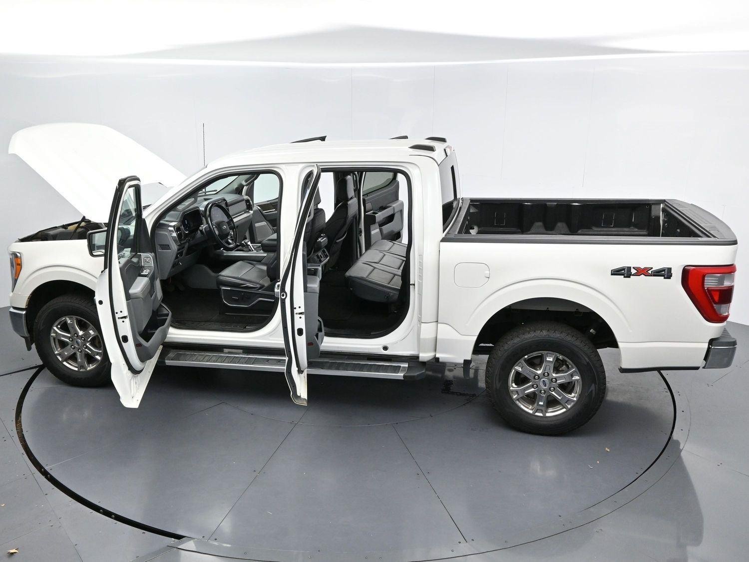 Used 2023  Ford LARIAT image 44