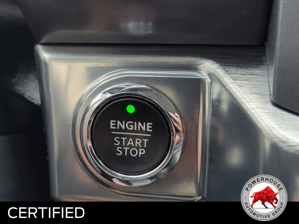 Used 2022 White Ford Lariat image 35