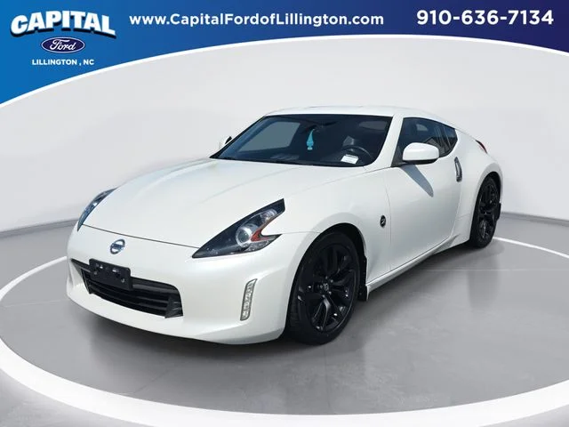 Used 2020 White Nissan Base image 1
