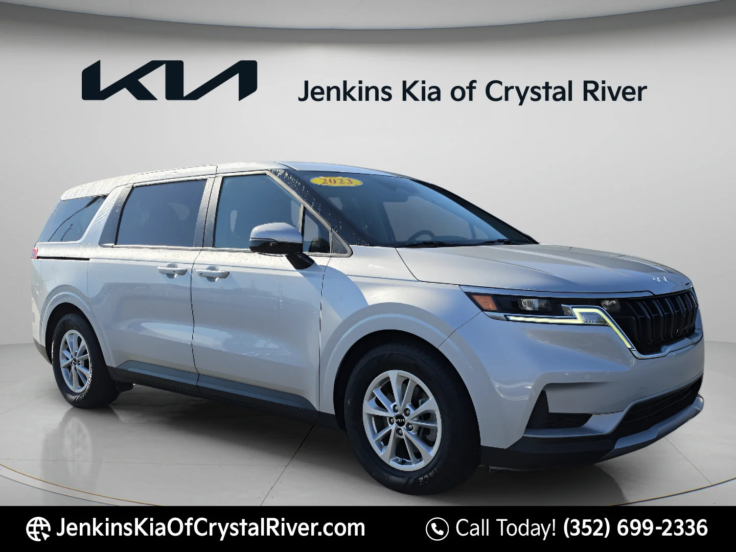 Used 2023 Silky Silver Kia LX image 2