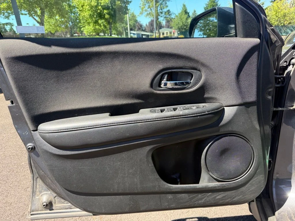 Used 2019 Modern Steel Metallic Honda LX image 16