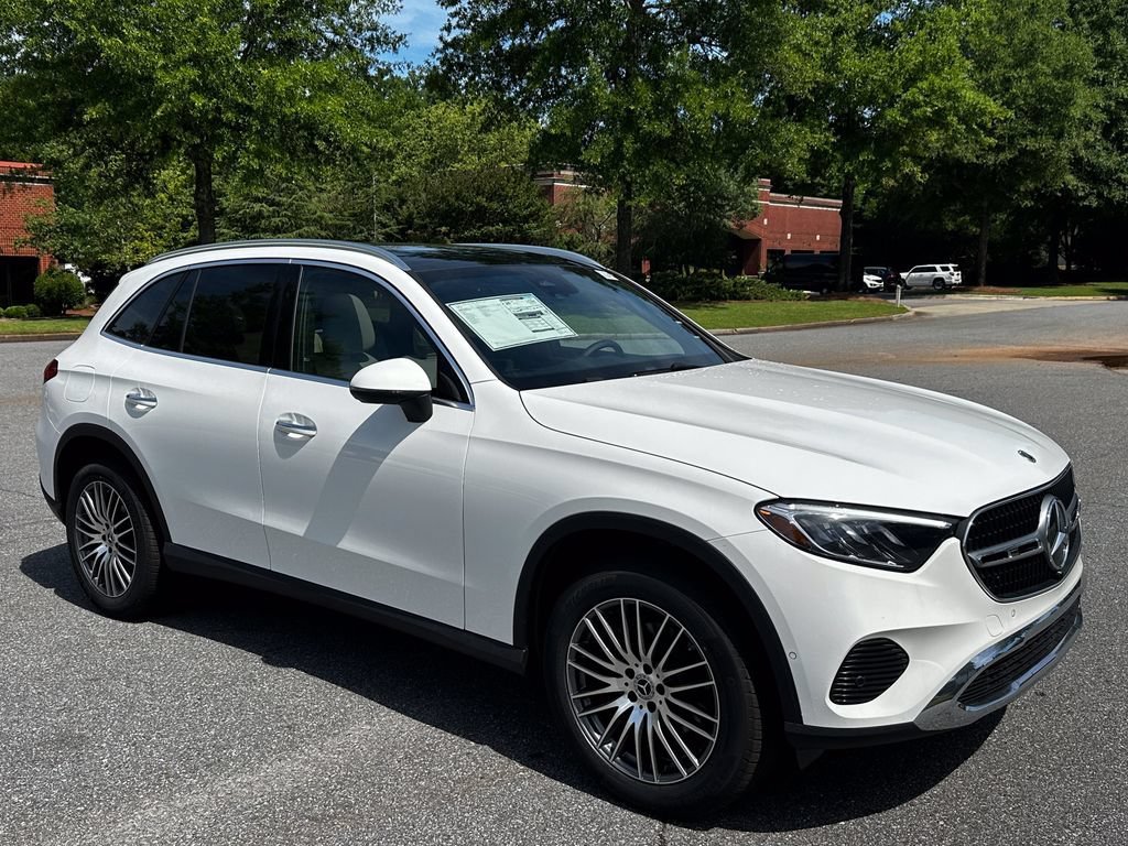 New 2026 Polar White Mercedes-Benz GLC 300 image 2
