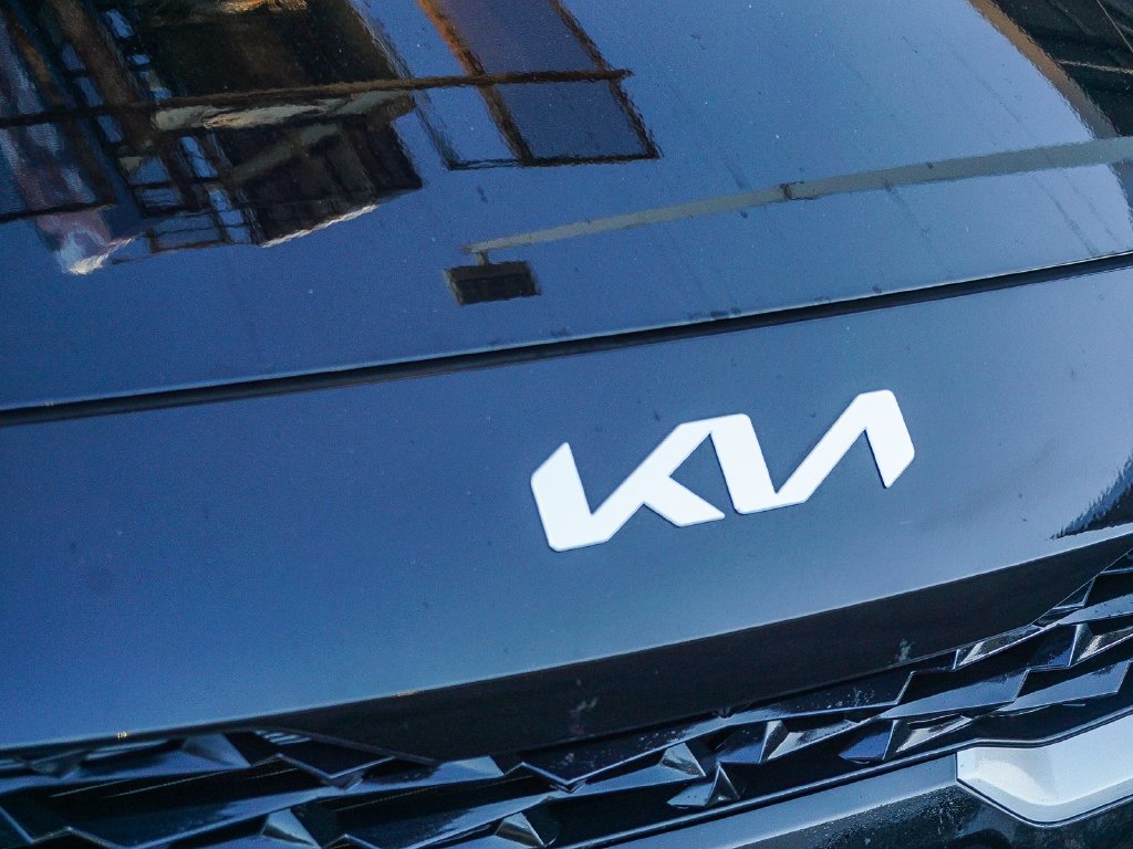 Used 2024 Black Kia LXS image 12