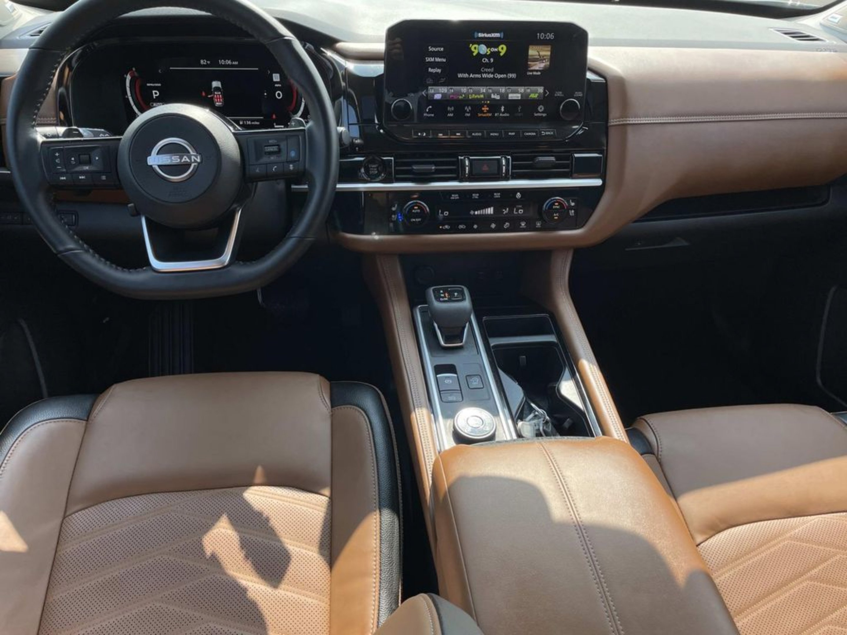 Used 2025 Gray Nissan Platinum image 9