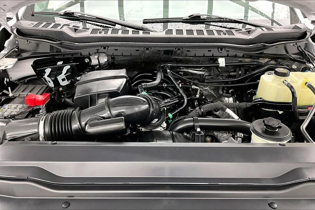 Certified Used 2024 Oxford White Ford XL image 9