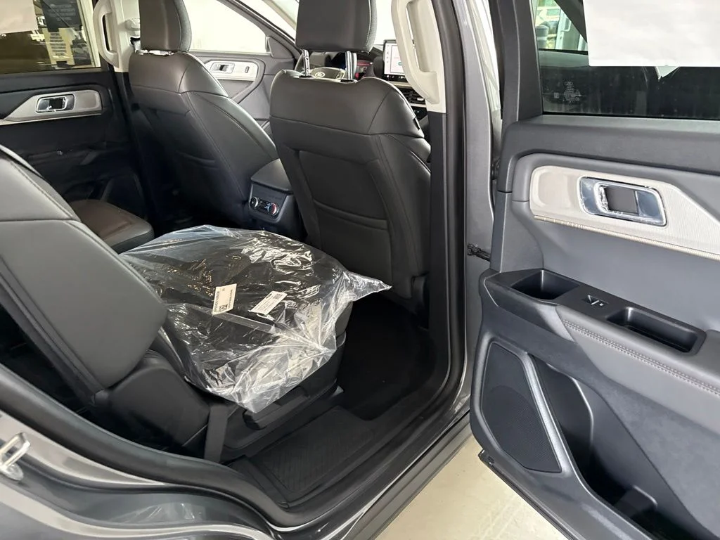 New 2026 Carbonized Gray Metallic Ford Active image 19