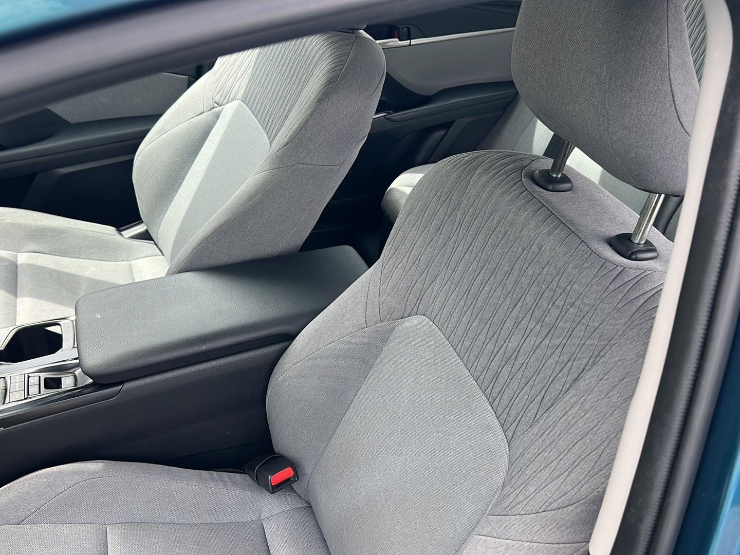 Used 2025 Ocean Gem Toyota LE image 28