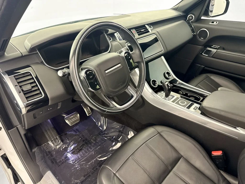 Certified Used 2022 White Land Rover HSE Silver Edition image 9