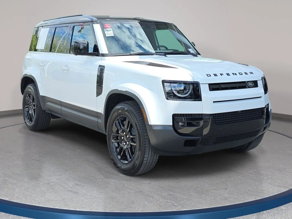 New 2026 Fuji White LAND ROVER S image 6
