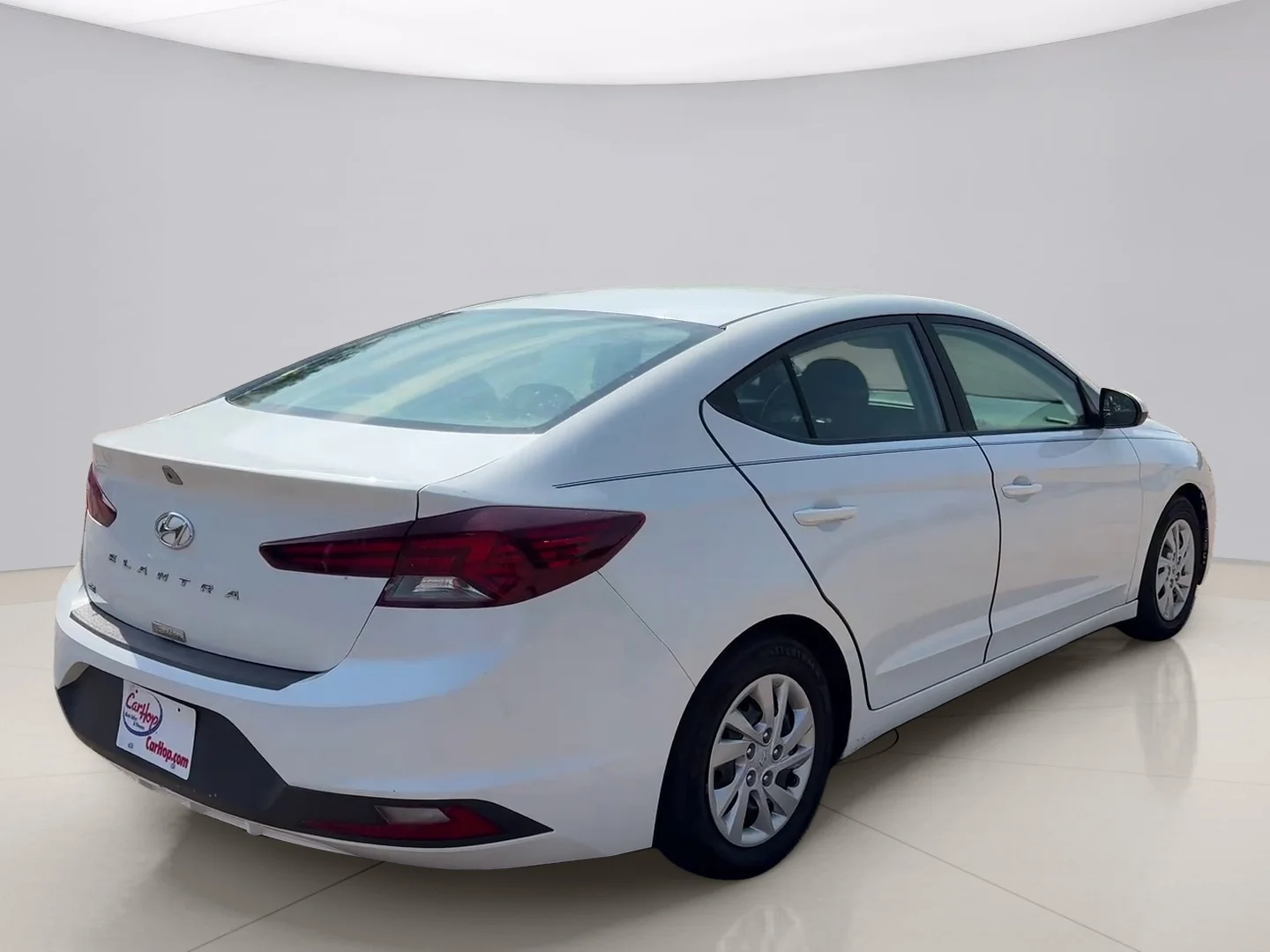 Used 2019 White Hyundai SE image 5