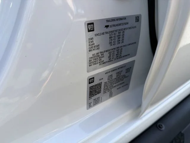 New 2026 Summit White GMC Pro image 32