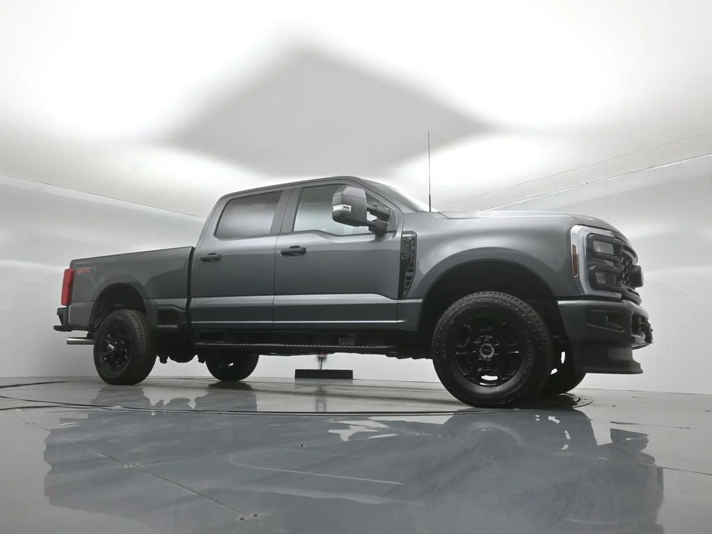 New 2026 Gray Ford XL image 3