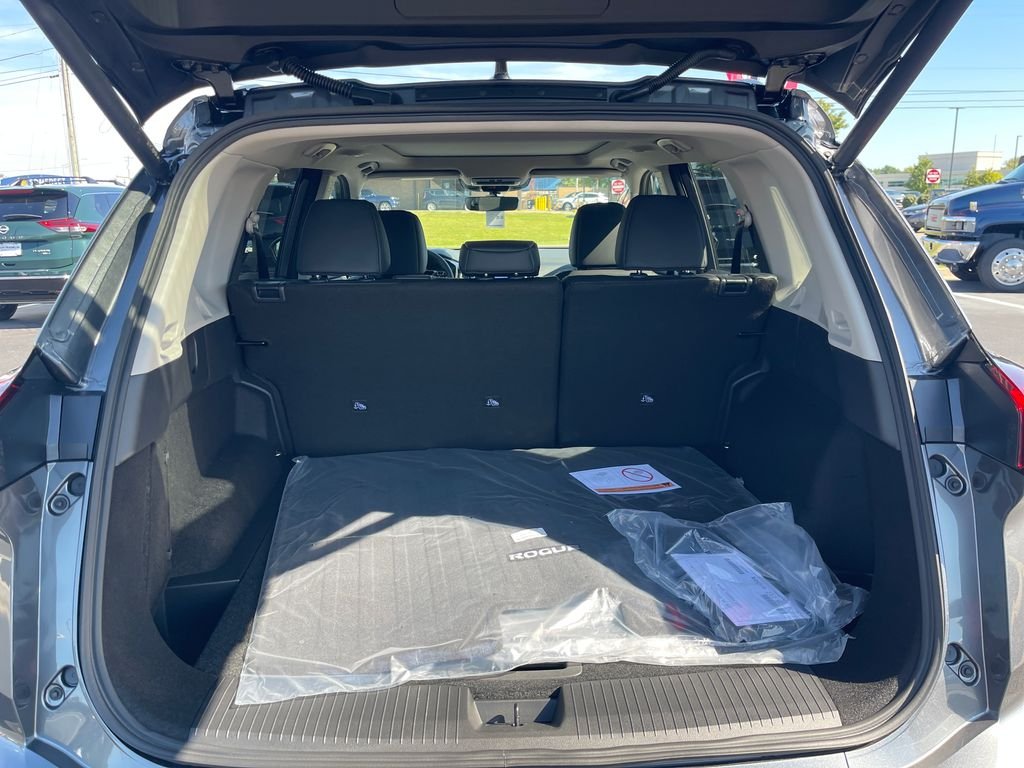 New 2026 Gray Nissan Dark Armor image 9