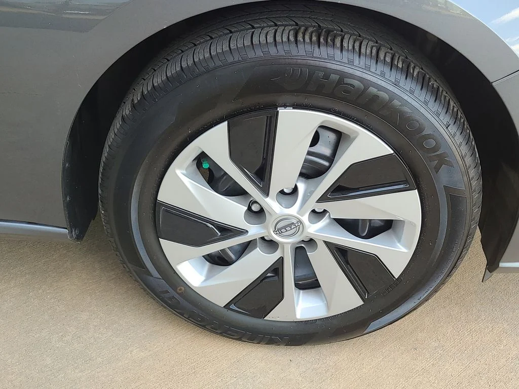 Used 2025 Gray Nissan 2.5 S image 7