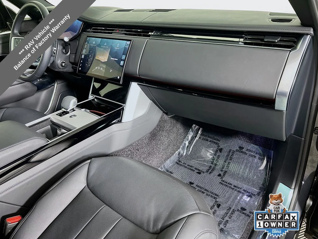 Used 2024 Carpathian Gray Premium Metallic Land Rover SE image 31