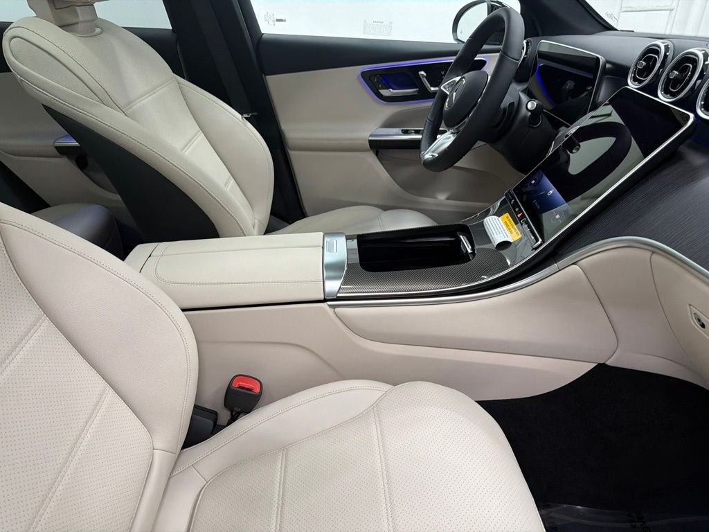 New 2026 Black Mercedes-Benz GLC 300 image 30