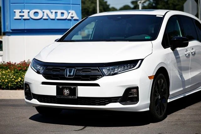New 2026 Platinum White Pearl Honda Sport-L image 2