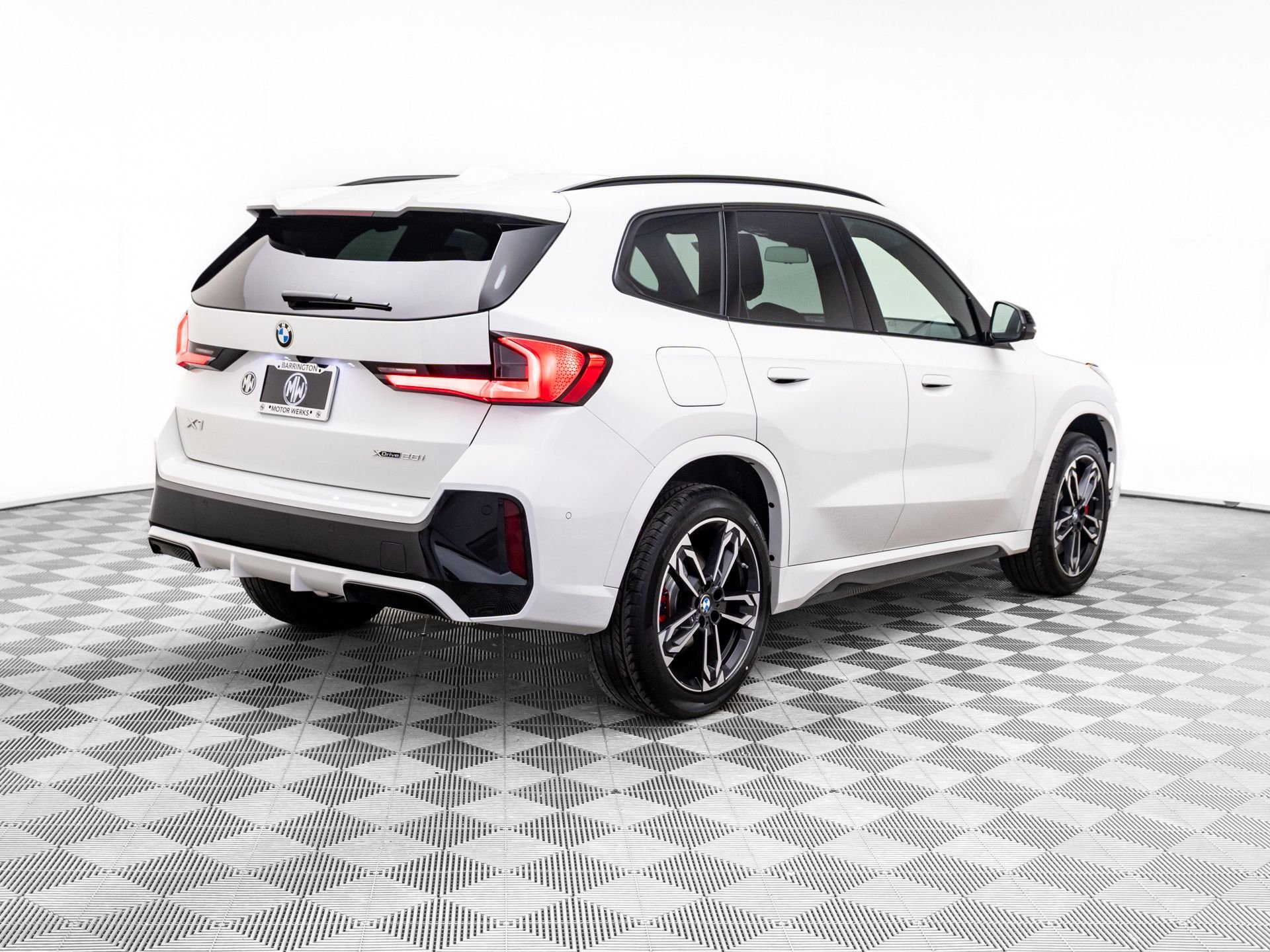 New 2026 Alpine White BMW xDrive28i image 6