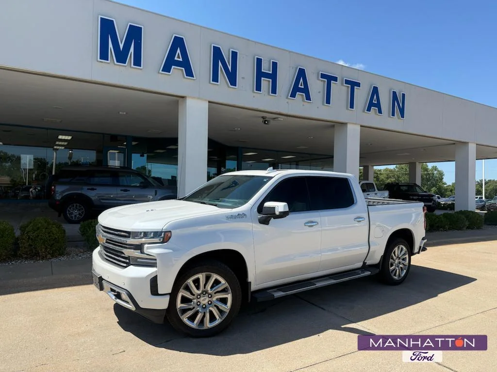 Used 2019 Iridescent Pearl Tricoat Chevrolet High Country image 1