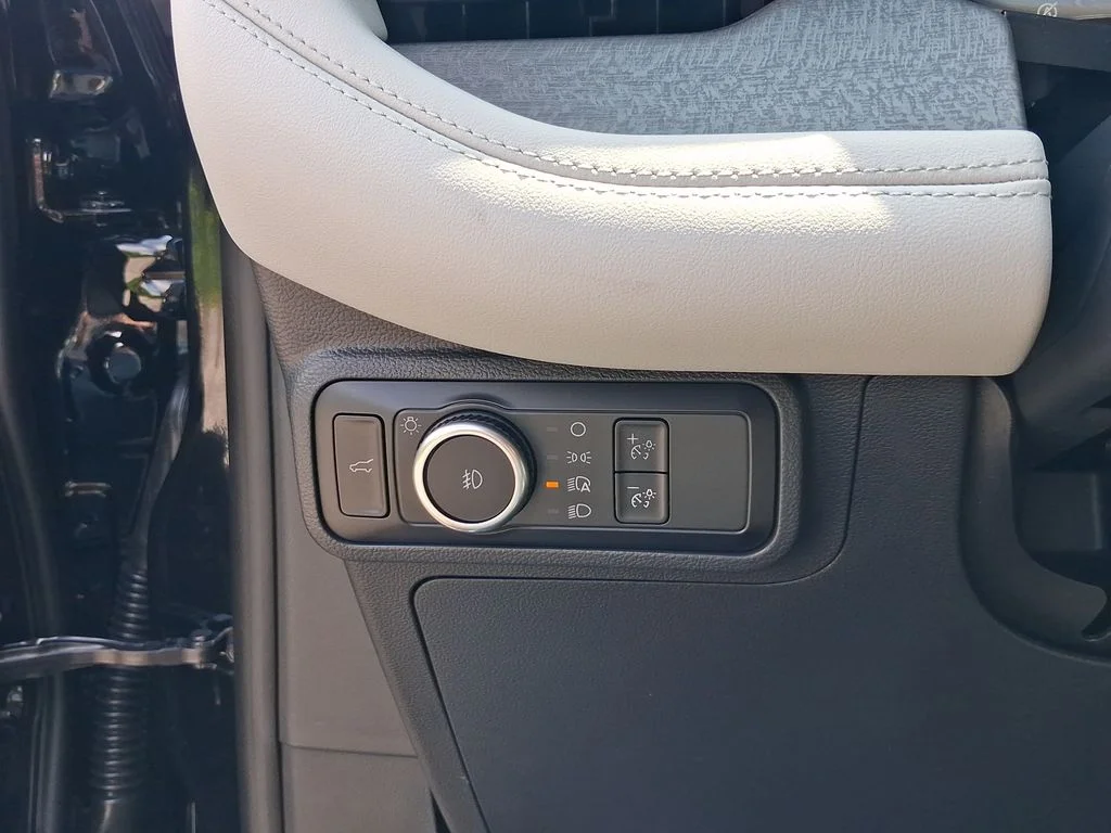 New 2026 Agate Black Metallic Ford Platinum™ image 49