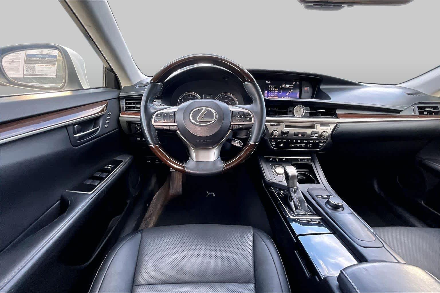 Pre-Owned 2016 Lexus ES 350