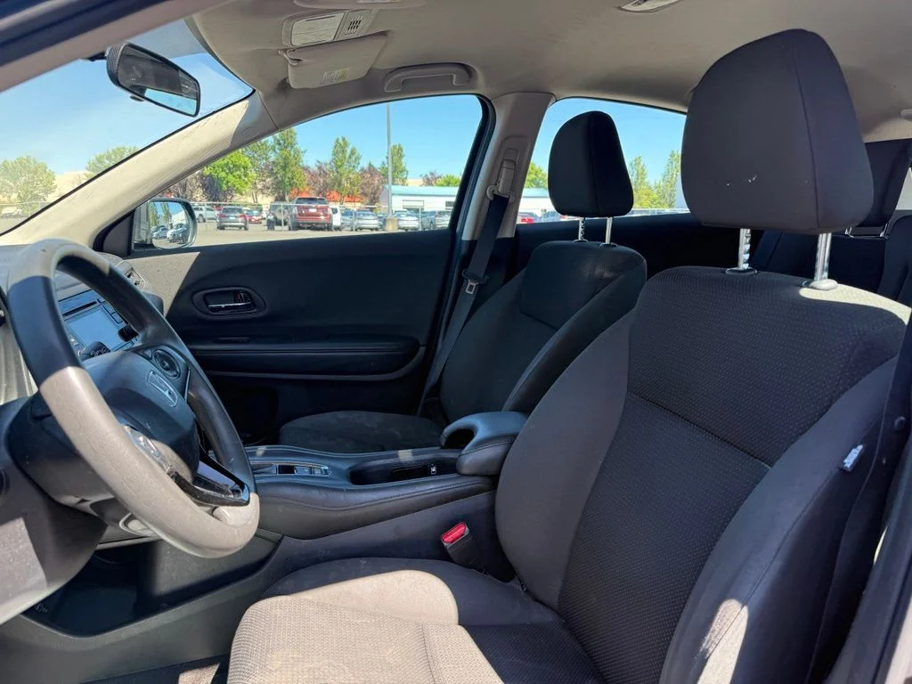 Used 2019 Modern Steel Metallic Honda LX image 9