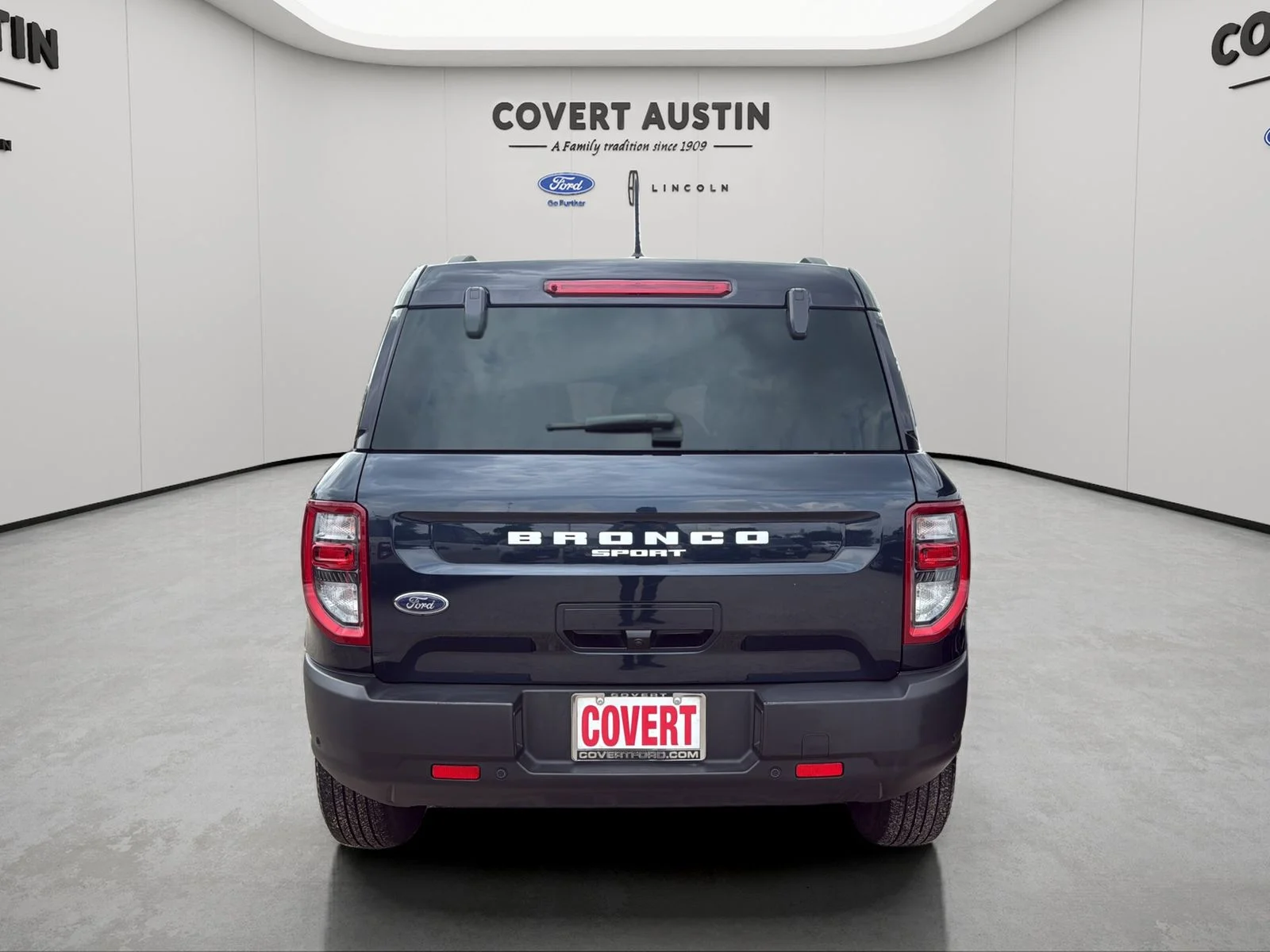 Used 2023 Blue Ford Outer Banks image 4