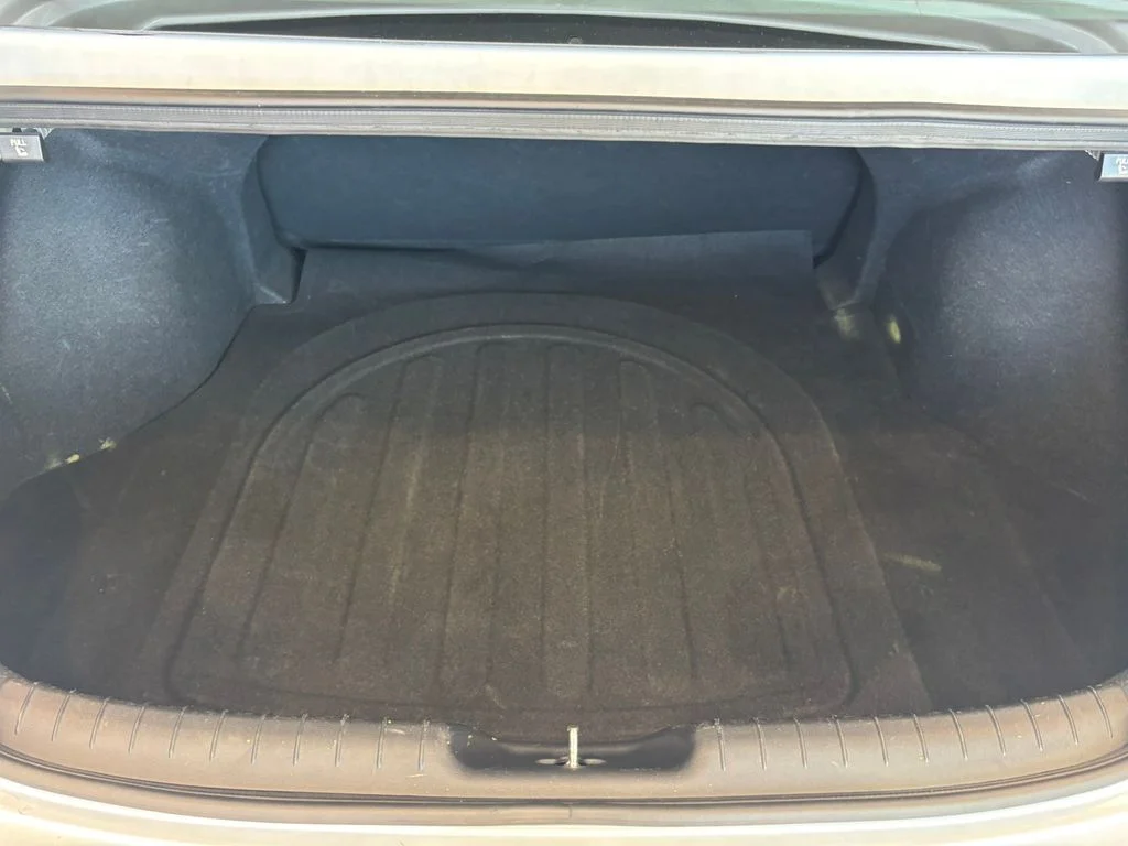 Used 2024 White Hyundai SEL image 28