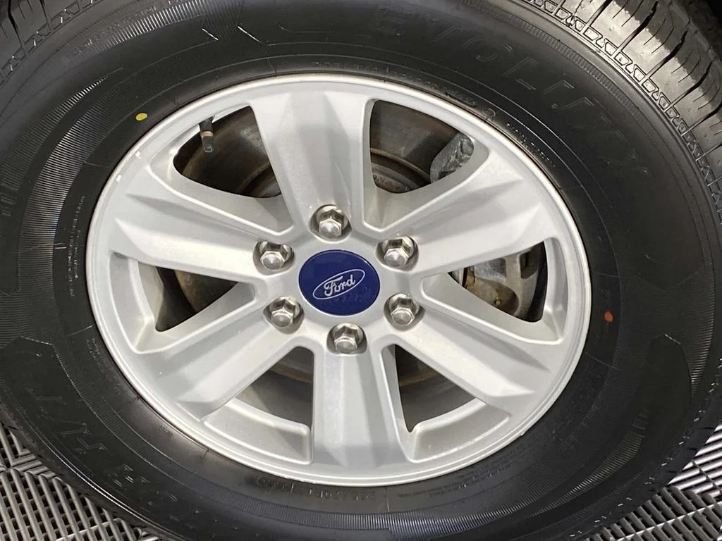 Used 2019 Gray Ford XLT image 25