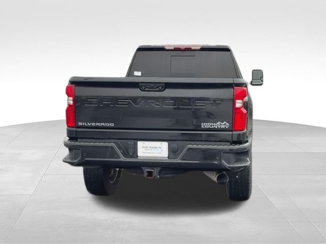 Used 2024 Black Chevrolet High Country image 7