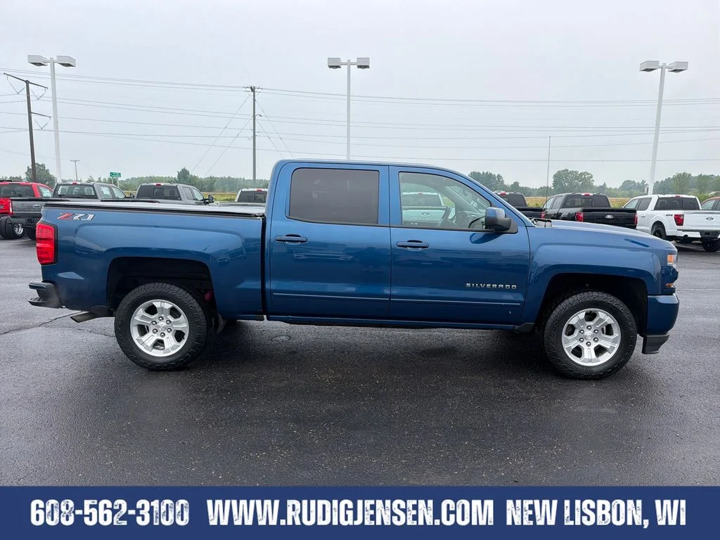 Used 2018 Blue Chevrolet LT image 6