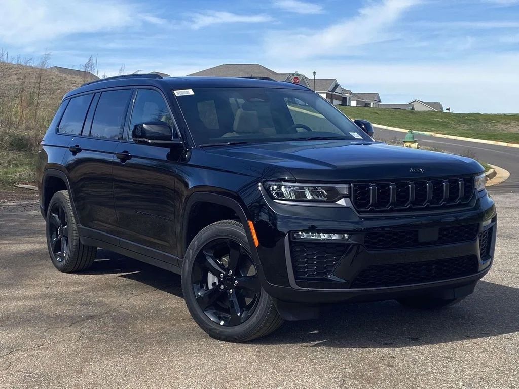 New 2026 Diamond Black Crystal Pearl-Coat Exterior Paint Jeep Limited image 31