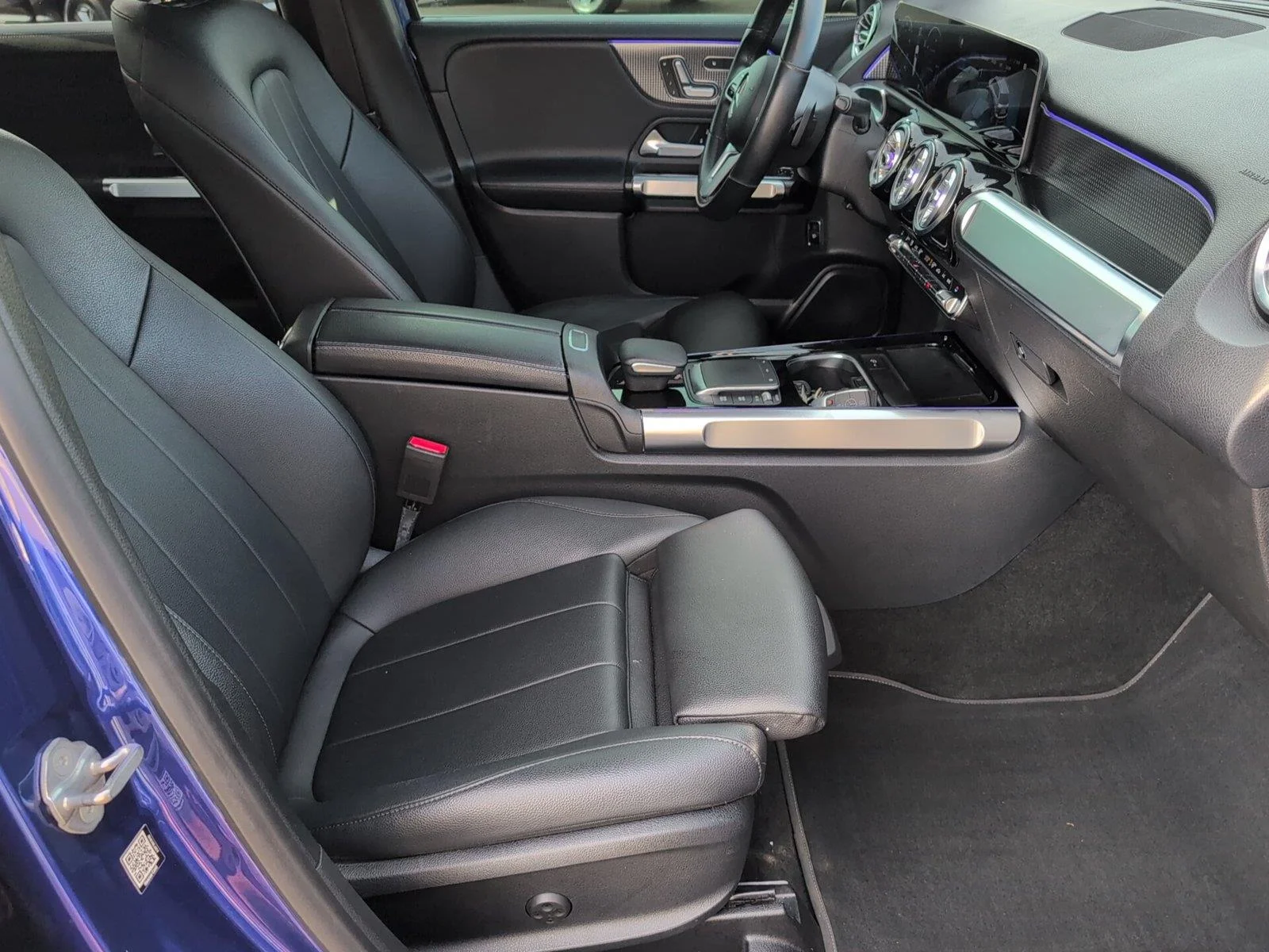 Used 2021 Galaxy Blue Metallic Mercedes-Benz GLB 250 image 41