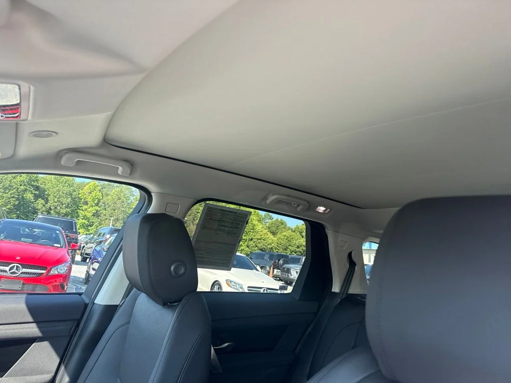 Used 2025 White Land Rover S image 4