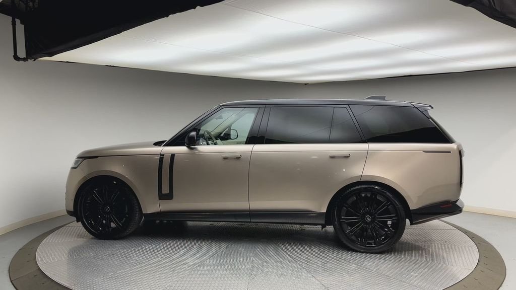 Used 2023 Batumi Gold Premium Metallic Land Rover SE image 5