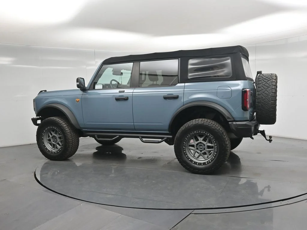 Used 2021 Blue Ford Badlands image 6