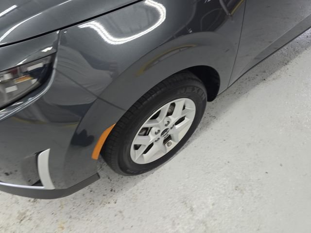 Used 2025  Kia LX image 9