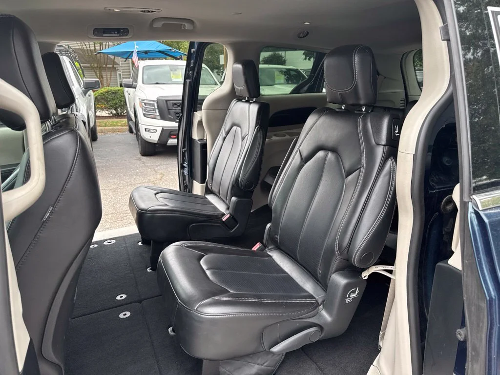 Used 2023 Blue Chrysler Touring L image 11