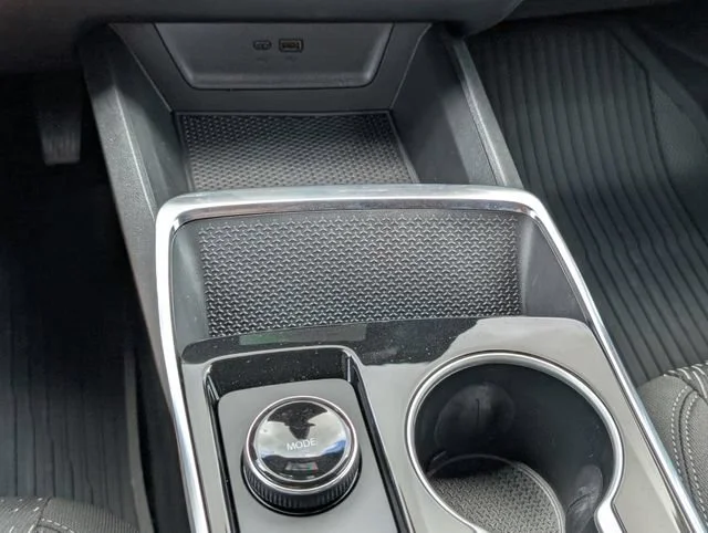 New 2027 Sterling Gray Metallic Chevrolet LT image 21