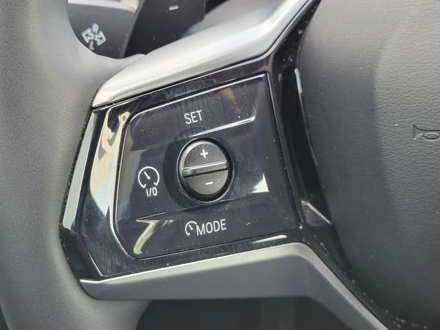 Used 2025 White Metallic BMW 530i image 29