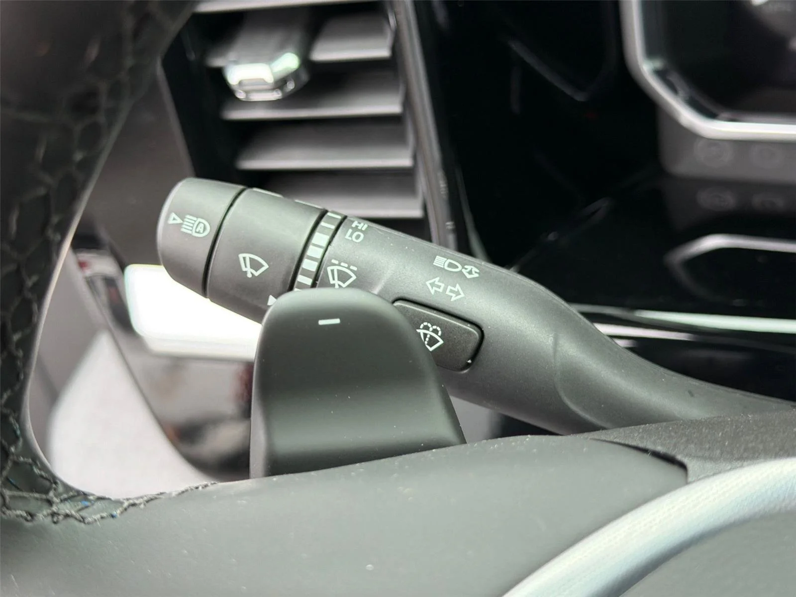 2026 GMC Sierra 1500 SLT - Photo 26