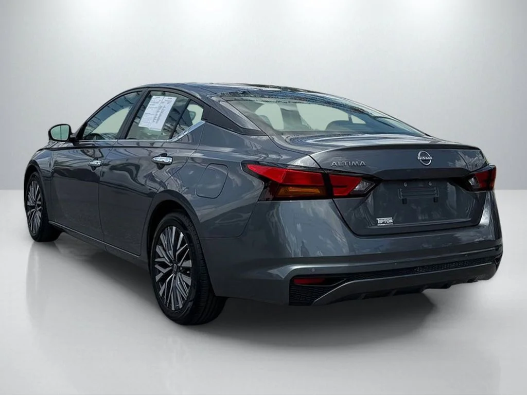2025 Nissan Altima SV - Photo 7