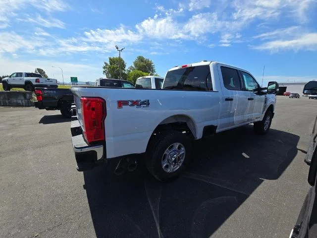 2025 Ford F-350 Super Duty XLT - Photo 36
