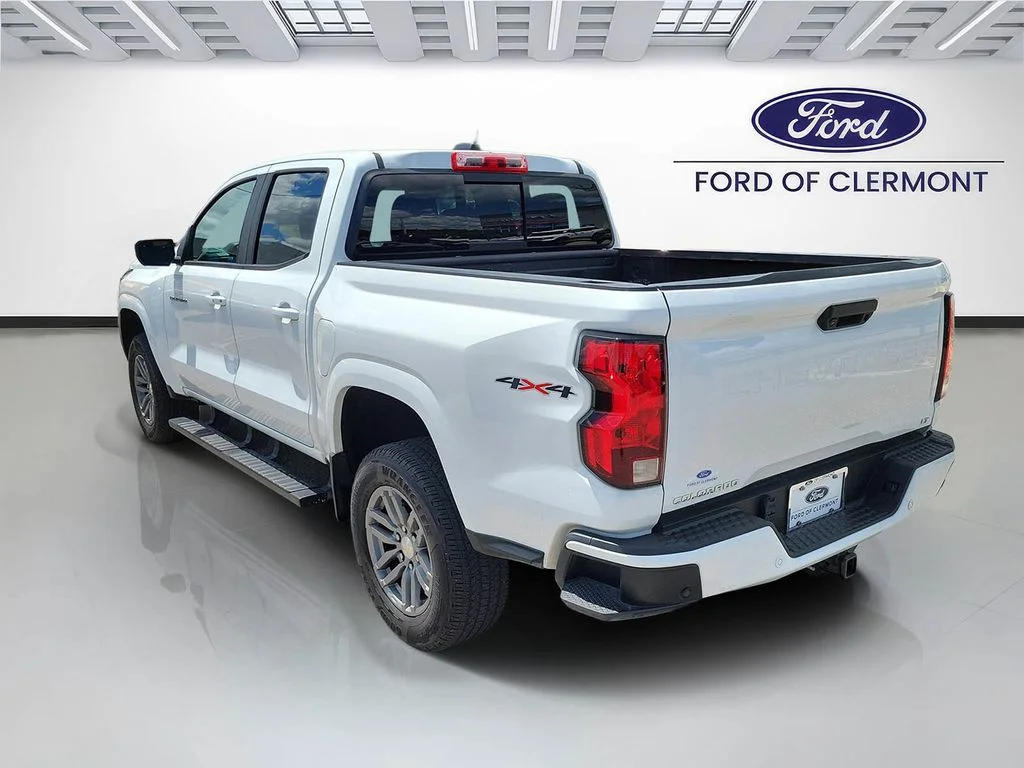 Used 2023 White Chevrolet LT image 3