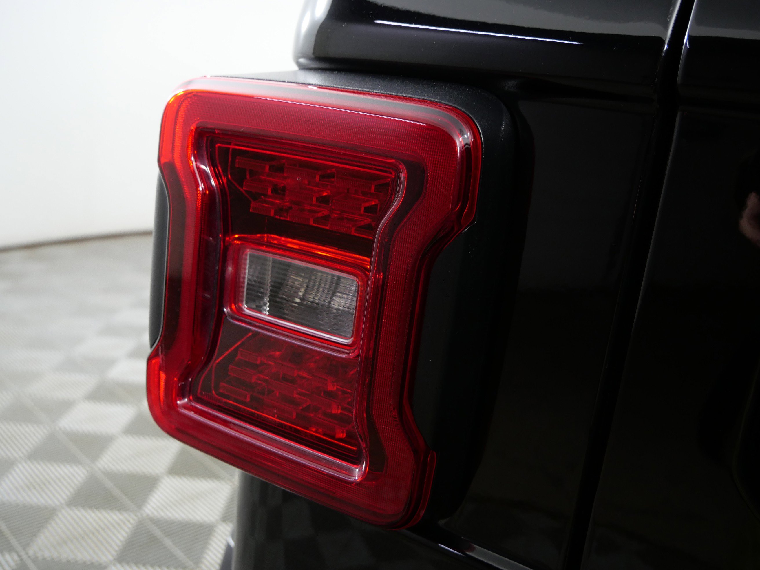 Used 2020 Black Clearcoat Jeep Sahara Altitude image 17