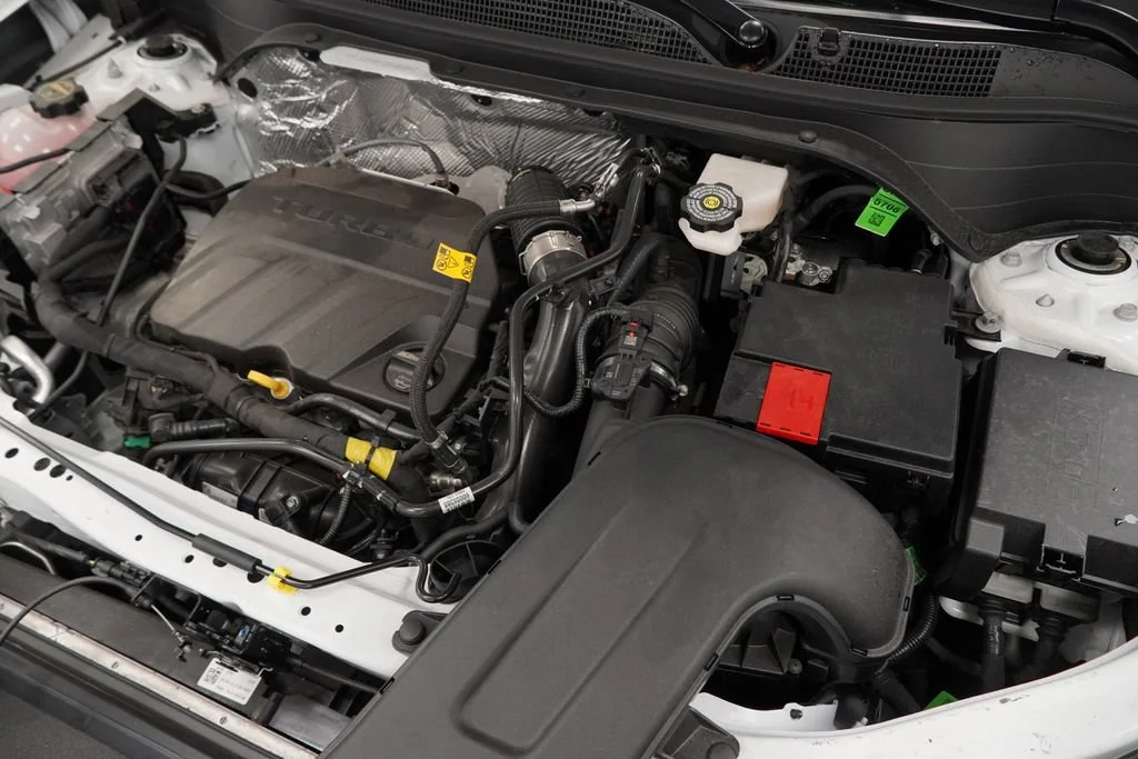 New 2026 Summit White Chevrolet ACTIV image 40