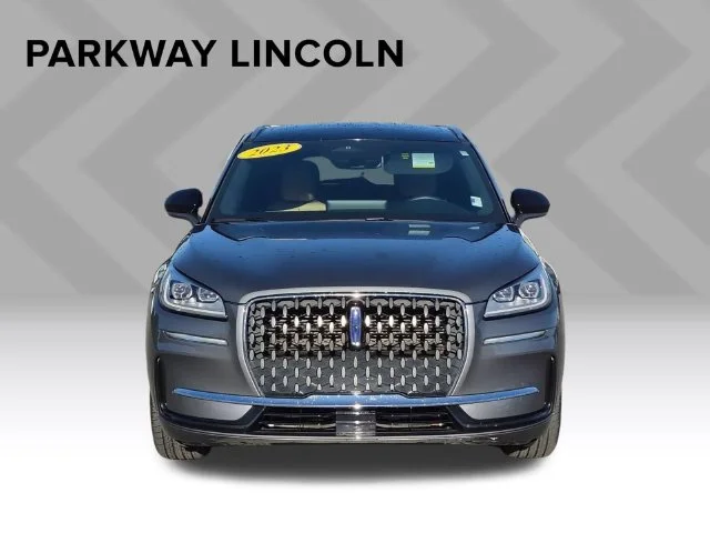 Used 2023 Gray Lincoln Grand Touring image 8